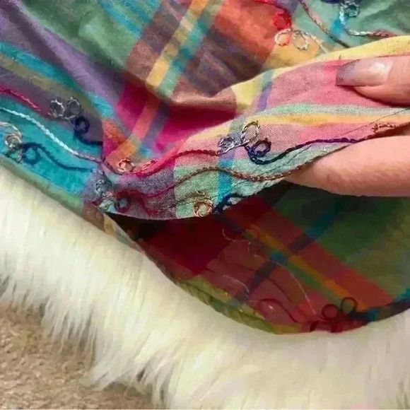 Liz & Co 90’s Rainbow Plaid Button Down with Wavy Floral Embroidery Small - Picture 4 of 9